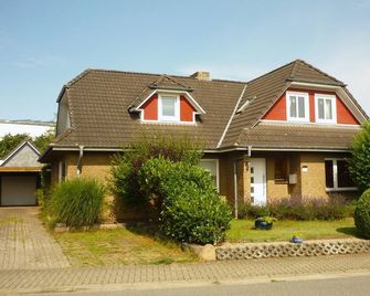 Ferienwohnung Kiara - Mit Terrasse, 2 Schlafzimmern Und Einem Grossem Wohnzimmer - Handewitt - Gebäude
