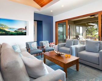 Family Tides Grand 5br Ainamalu Home With Two Family Suites - Waikoloa Village - Living room