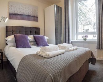 Spacious Flat Close To University And City Centre - Dundee - Bedroom
