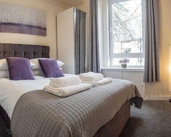 Spacious Flat Close To University And City Centre - Dundee - Bedroom