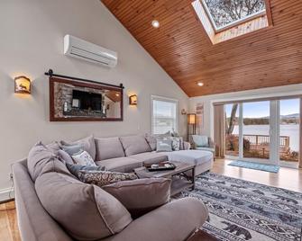 Heavenly Retreat on Lake Winnisquam - Tilton - Wohnzimmer