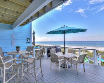 Beach at your toes, sand in your hands. Come and enjoy 'Sea La Vie' - Laguna Beach - Balcón