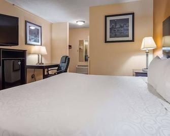 Days Inn by Wyndham St. Charles IL - Saint Charles - Camera da letto