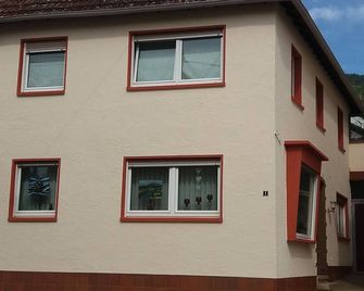 Ferienapartment in Ruhiger Lage - Sankt Martin - Gebäude