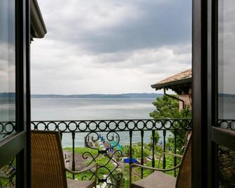 Hotel Pace - סירמיונה - מרפסת