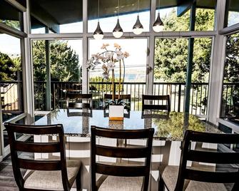 Lg House w beautiful River View 2 stories, 5bd3bth - Kennewick - Restaurant
