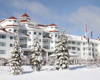 Cottages at Bay Harbor - Petoskey - Building
