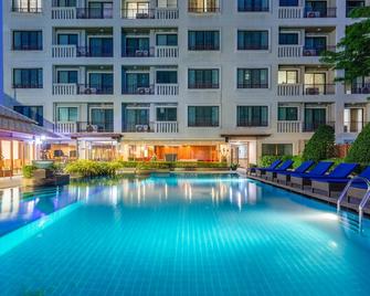 Lasalle Suites Hotel & Residence - Bangkok - Uima-allas