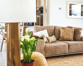 Terra Uco Suites & Viñedos - Vista Flores - Living room