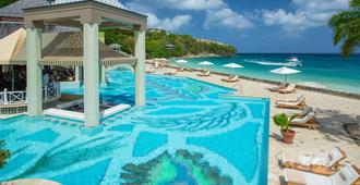 Sandals La Toc Golf and Spa Resort - Castries - Pool