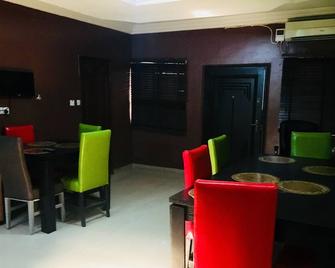 Billion Kitchen - Lekki - Comedor