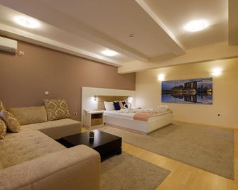 Airport Hotel Garni - Surčin