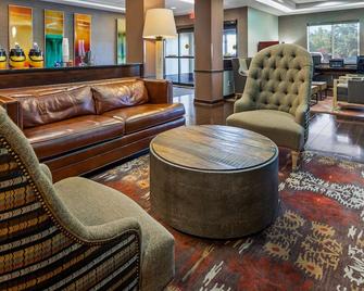 Best Western Plus Olathe Hotel - Olathe - Lounge