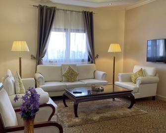 بوليفارد بالاس هوتل - مونروفيا - غرفة معيشة