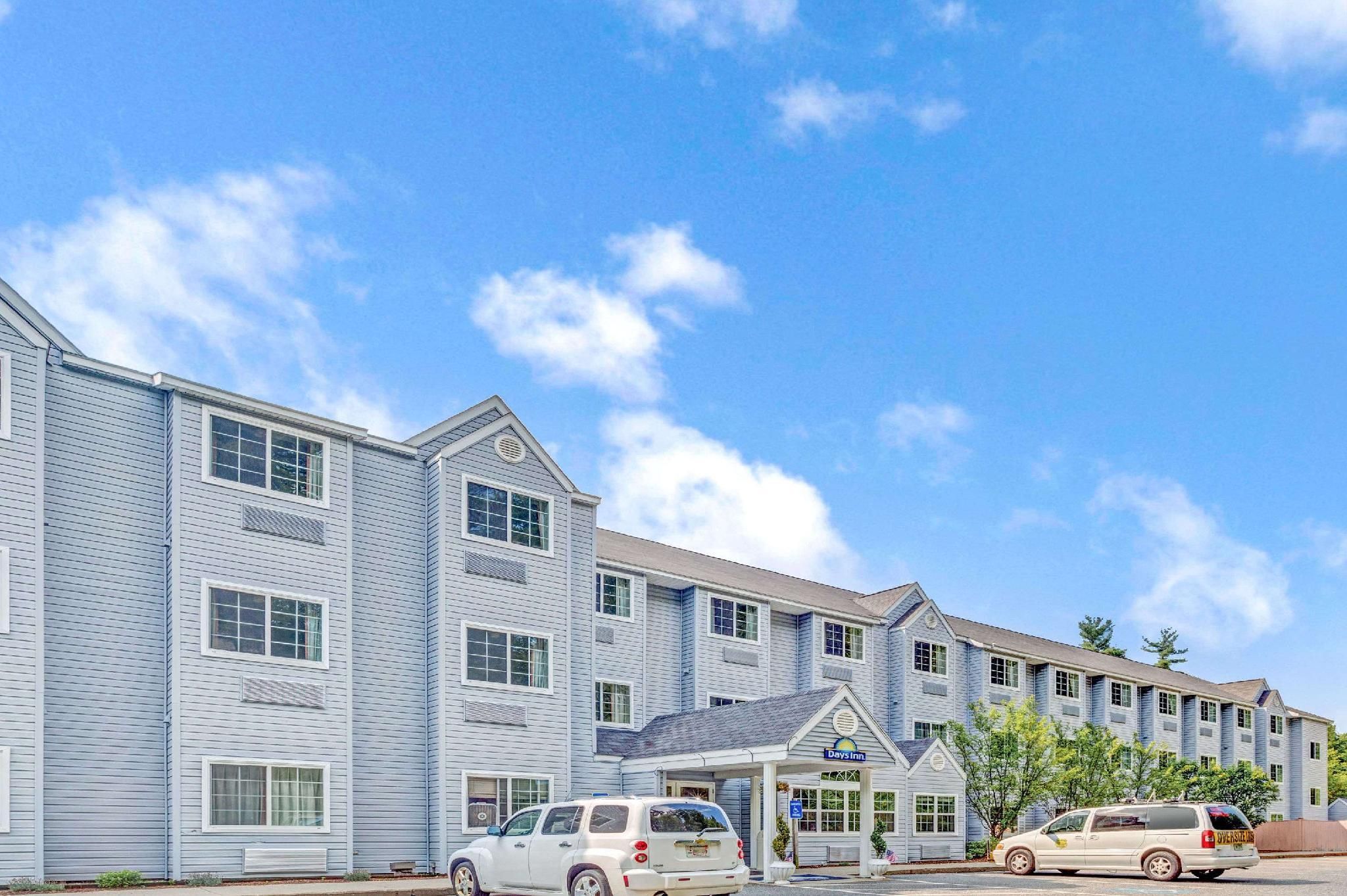 Days Inn by Wyndham Sturbridge - Sturbridge - Будівля