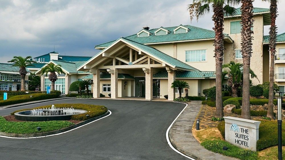 The Suites Hotel Jeju - סאוגוויפו - בניין