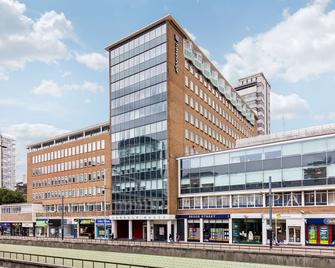 Travelodge Croydon Central - Croydon - Rakennus