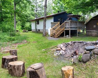 Cozy Cabin in the Forest w BBQ Firepit and More - Carleton Place