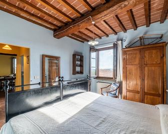 Il Querciolo - Azienda biologica, Agriturismo e Cantina - Marciano della Chiana - Bedroom