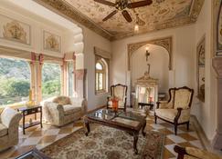 Mundota Fort And Palace - Jaipur - Living room