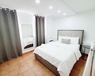 3-Bedroom Luxury Apartment centrally located in San Juan with 24/7 Security!!! - San Juan - Chambre