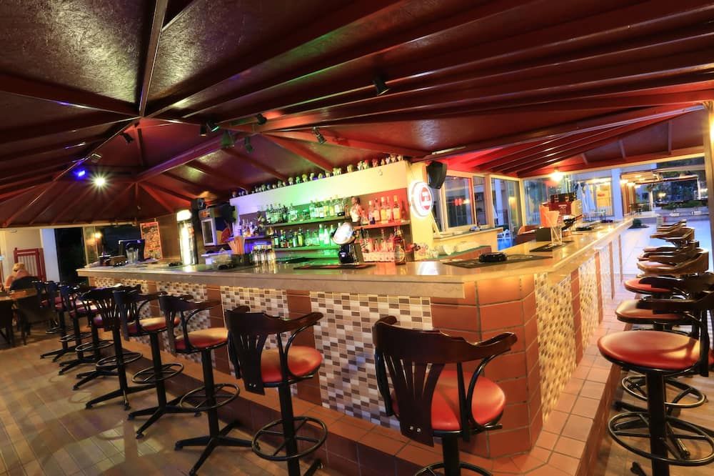 Club Amaris Apartments - מרמריס - בר