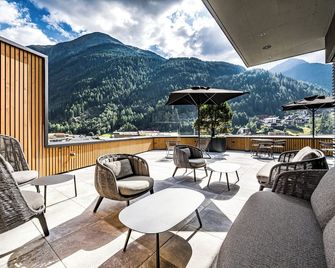 Sporthotel Alpina Sölden - Sölden - Balcón
