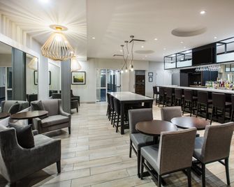 Holiday Inn & Suites Grande Prairie-Conference Ctr By IHG - גרנד פריירי - בר
