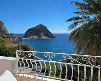 Villa Bina Sea Hotel - Serrara Fontana - Balkón