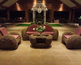 The Farm Resort and Restaurant - Ban Muang Kao - Lounge