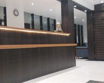 7 The Business Hotel - Alwaye - Recepción