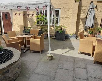 Langport Arms Hotel - Langport - Patio