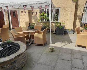 Langport Arms Hotel - Langport - Patio