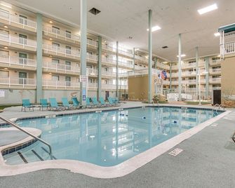 Walk to Beach Hilton Head Resort Condo with Pools! - Hilton Head Island - Pool