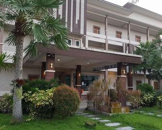 บ้านนา เพลส - นครนายก - อาคาร