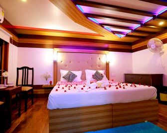 船舶克拉拉奢華別墅飯店 - Alleppey/阿樂沛 - 臥室