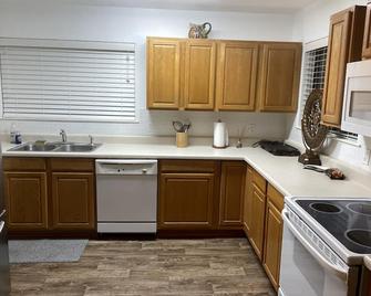 Corporate Housing - Cedar Hill - Kitchen