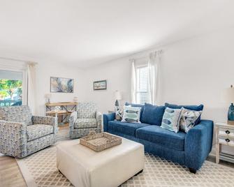Villas on the Gulf unit G8 - Pensacola - Living room