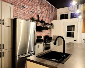 Loft Style Industriel Centre ville Parking Gratuit - Québec City - Kitchen