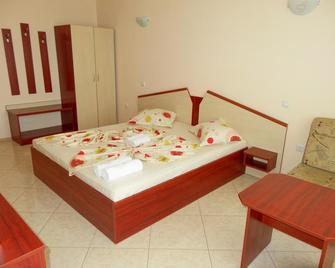 Guesthouse Kamelia - Akhtopol - Bedroom