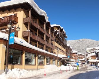 Savoia Palace Hotel - Мадонна-ді-Кампільйо - Будівля