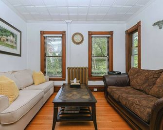 The Copper Penny House - Walking Distance To The Falls! - Niagara Falls - Salon