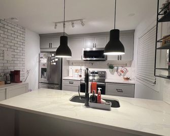 Lf Guesthouse - Nanaimo - Cucina
