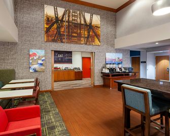 Hampton Inn & Suites St. Louis at Forest Park - St. Louis - Restaurant