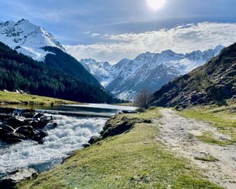 Hotel Saint Georges Lourdes Pyrenees - לורד - בניין