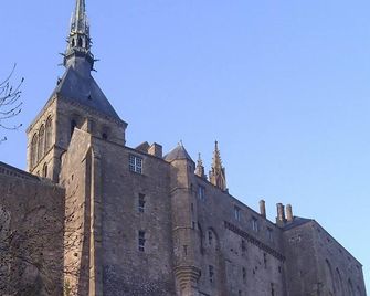 Hotel De France - Pontorson - Building