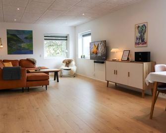 Brand New Flat In Central Klaksvík - Klaksvík - Living room