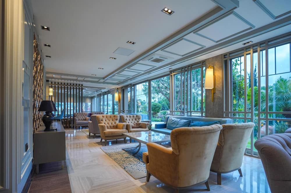 بيليس ديلاكس هوتل