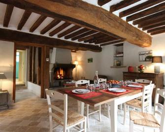 Gite Alençon, 3 bedrooms, 7 persons - Cerisé - Comedor