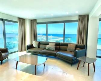 Aphrodite Plaza - Larnaka - Olohuone